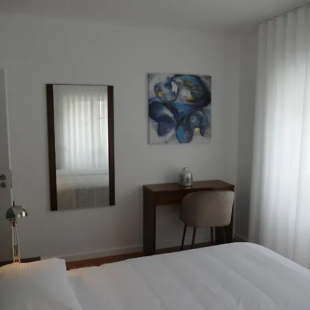 Alojamento de Acomodação e Pequeno-almoço Eça - Centro Histórico