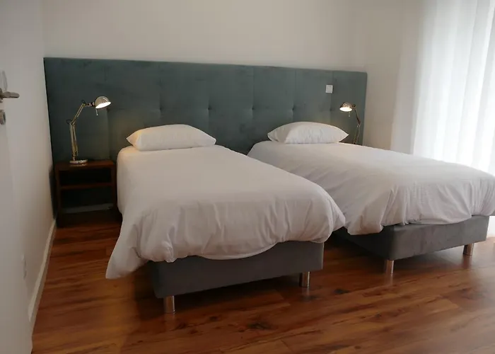 Alojamento de Acomodação e Pequeno-almoço Eça - Centro Histórico