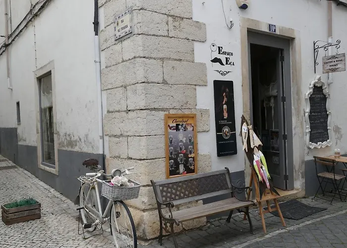 Eça - Centro Histórico Alojamento de Acomodação e Pequeno-almoço *