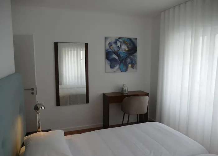 Alojamento de Acomodação e Pequeno-almoço Eça - Centro Histórico