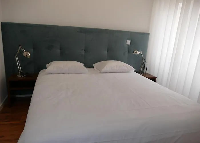 Alojamento de Acomodação e Pequeno-almoço Eça - Centro Histórico Leiria