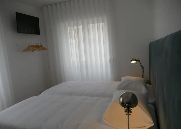 Eça - Centro Histórico Alojamento de Acomodação e Pequeno-almoço *